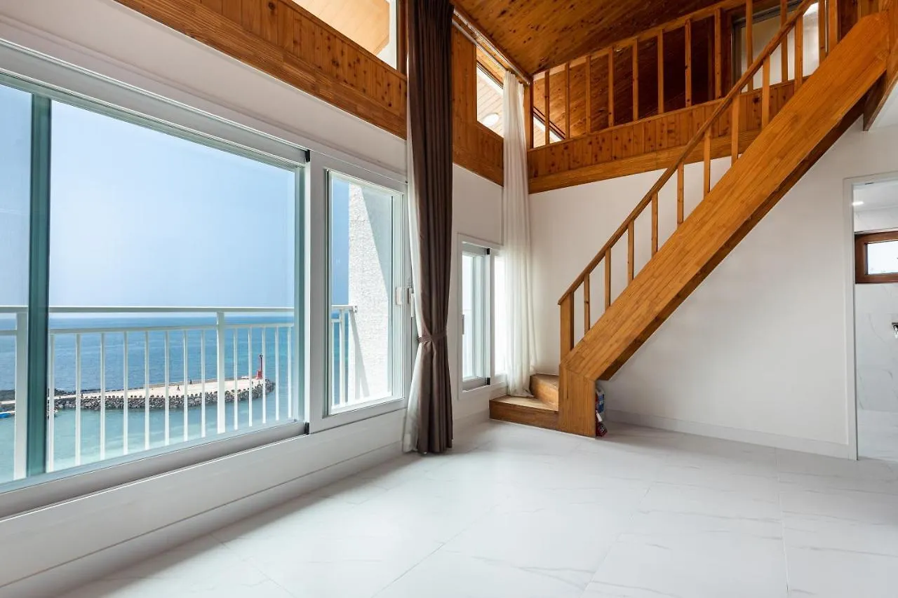 ג'גו Aewol Oceanstay