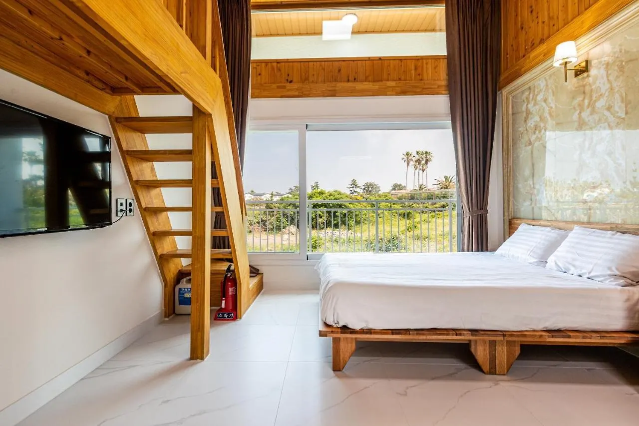 ג'גו Aewol Oceanstay