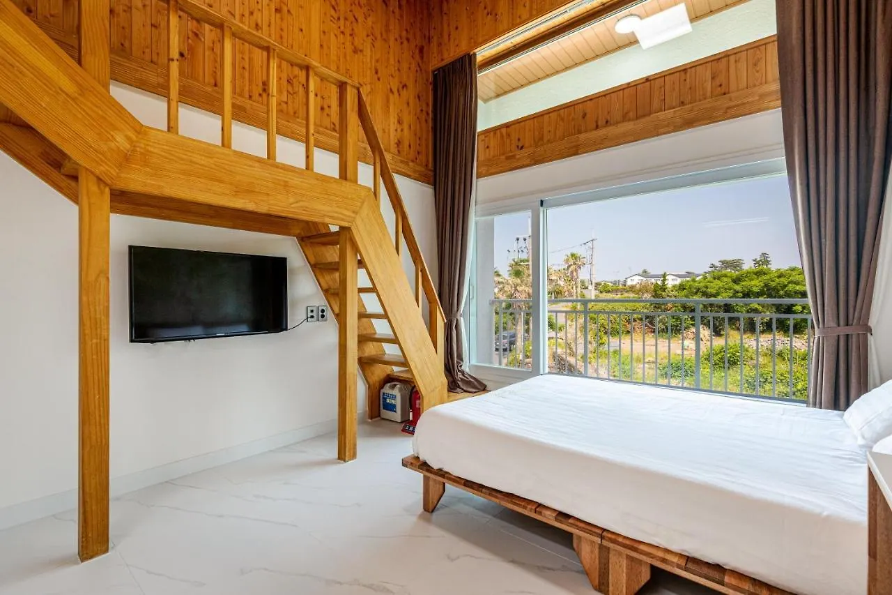 ג'גו Aewol Oceanstay מלון