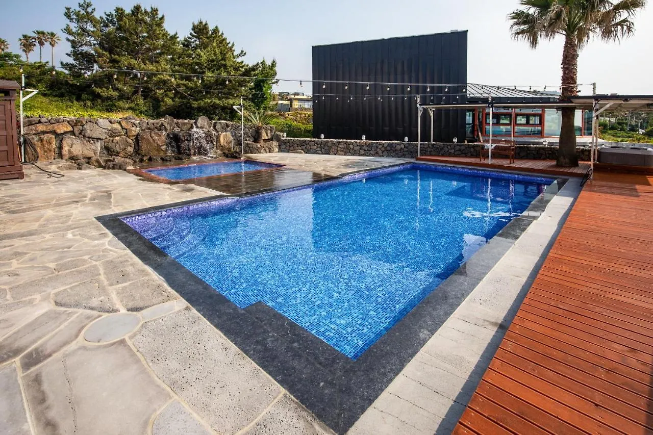 ג'גו Aewol Oceanstay 0*,  קוריאה הדרומית