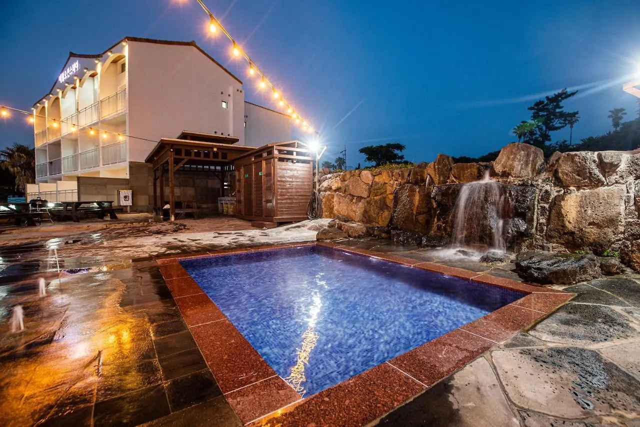 ג'גו Aewol Oceanstay